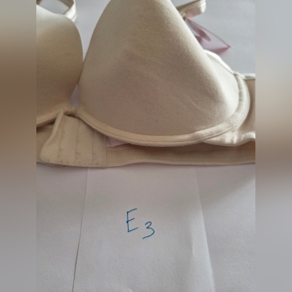 NWT Cacique Cream Underwire Bra Sz.44D - Picture 10 of 10